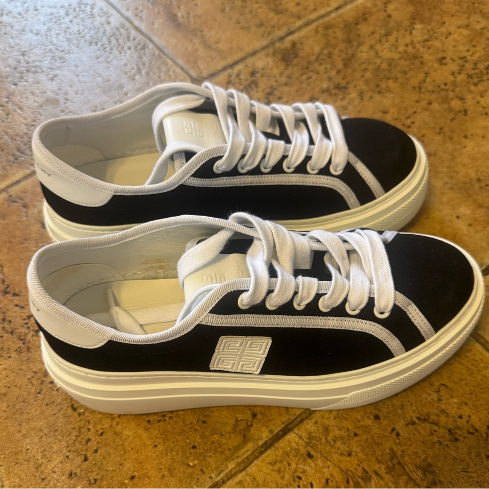 Givenchy City Platform Women Sneakers - Picture 2 of 13